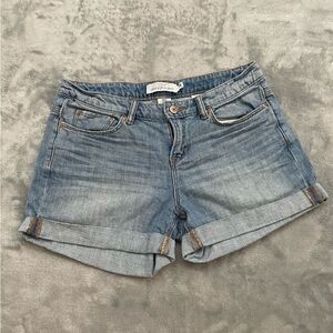 H&m L.O.G.G Light Wash Distressed Cuffed Denim Shorts Size 26